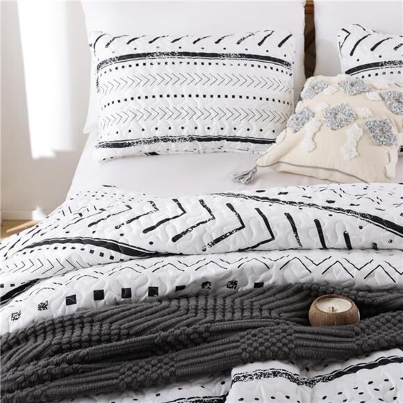Quilt Boho Bedding Set Queen Size – Lightweight Geometric Bedspread - Picture 6 of 8